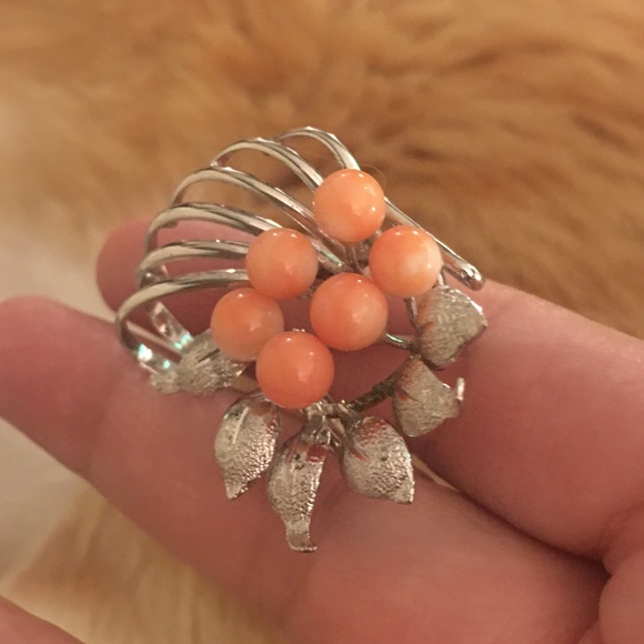 Japanese Angel skin coral Obi-dome brooch - Picture 3 of 7